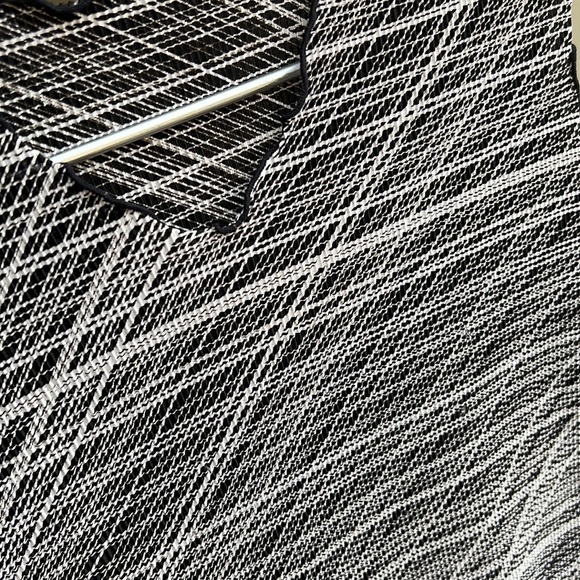 Black and White Sleeveless Stretchable Top - Picture 3 of 6